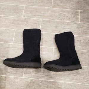 UGG Capra Ribbed Knit Shearling Lined Boot